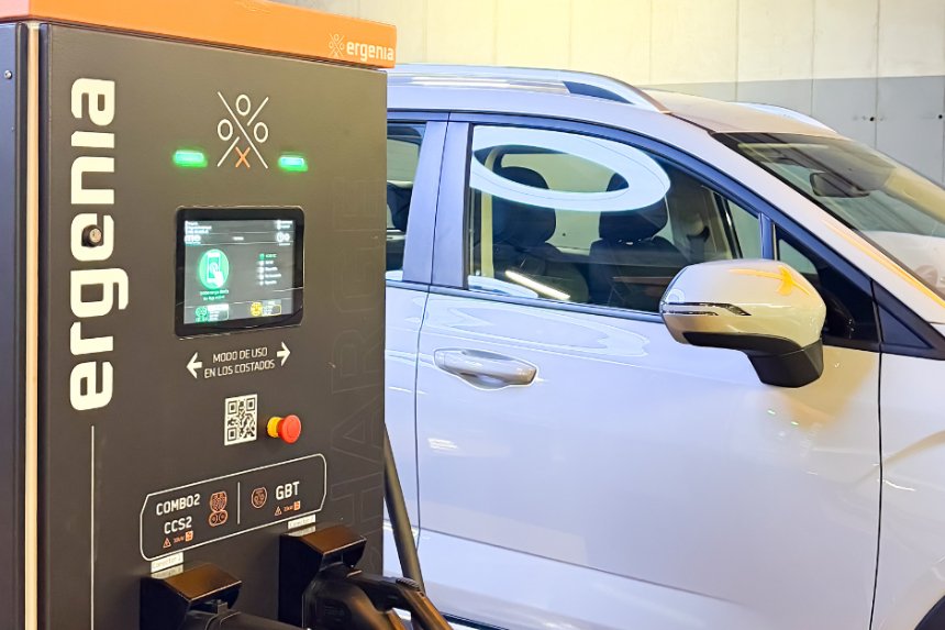 Cargador con IA para carros electricos