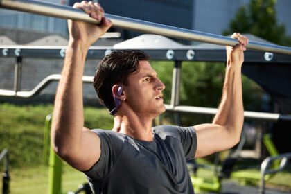 Los audifonos JBL Endurance Pace son ergonómicos