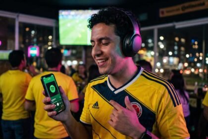 Hincha de Colombia escucha Spotify
