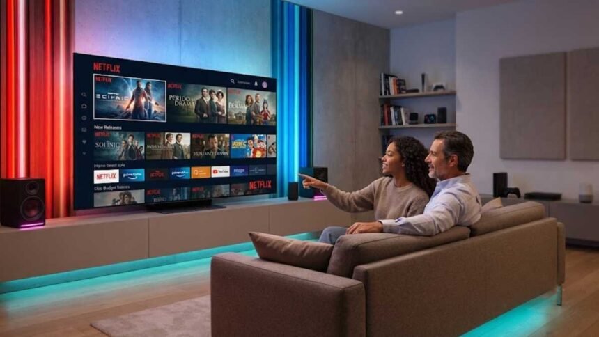 Usuarios de Netflix viendo los estrenos, de la plataforma